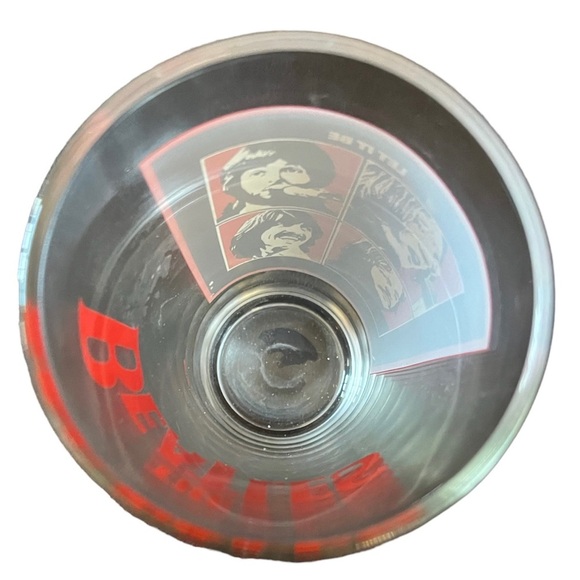 The beetles set of 4 glasses hold 2 cups liquid - Picture 12 of 12